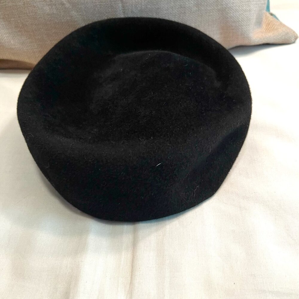Classic black velour hat/beret/cap